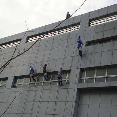 東莞市鴻新公司 專業外墻清洗，24小時服務保障